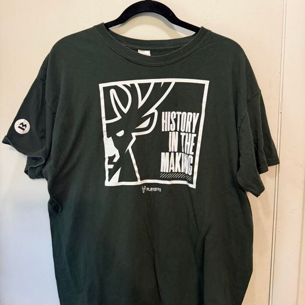 Gildan Men's Green T-shirt